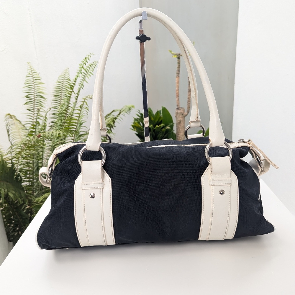 🌹 Burberry Black Bag with Classic Check Interior - Picture 12 of 13